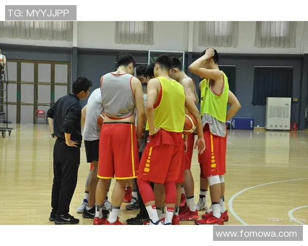 重庆篮球队的默契配合揭秘：从战术到团队精神的深度解析