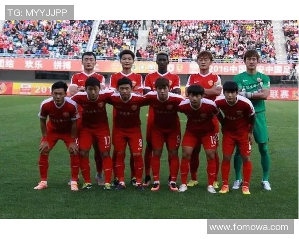 上海篮球队以51分领跑大满贯积分榜展现强劲实力和夺冠潜力